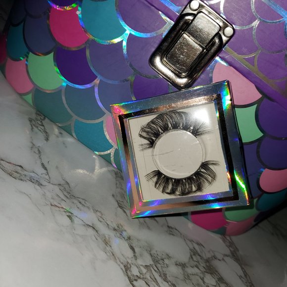 False eyelashes - Picture 2 of 11